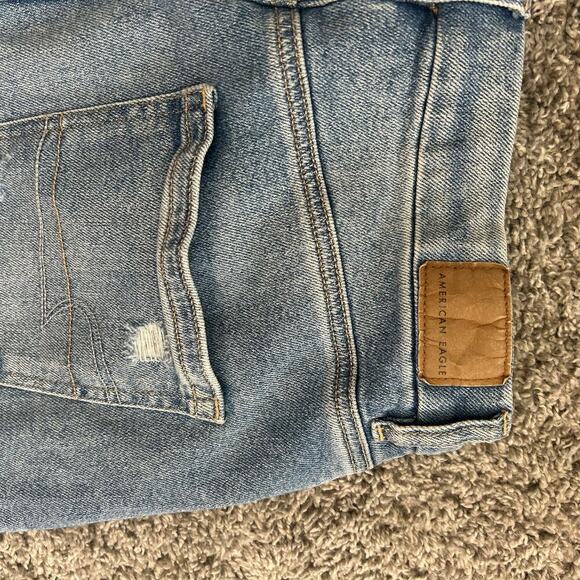 American Eagle Women's Size 8 Short Curvy Mom Jean Distressed holes - Picture 10 of 10